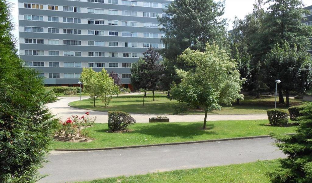 Lit Double Pour 1 A 2 Pers En Colocation * Nancy
